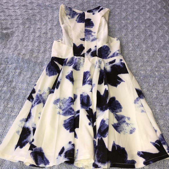 Lulu’s white and blue floral skater dress - Picture 2 of 3